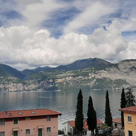 Bmp Apartment Deluxe 1 Jacuzzi Riscaldata Privata Vista Lago Di Garda برنزوني سول جاردا المظهر الخارجي الصورة