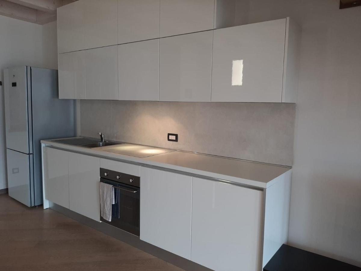 Bmp Apartment Deluxe 1 Jacuzzi Riscaldata Privata Vista Lago Di Garda برنزوني سول جاردا المظهر الخارجي الصورة