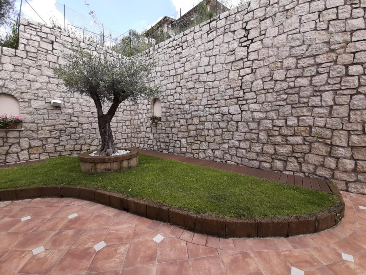 Bmp Apartment Deluxe 1 Jacuzzi Riscaldata Privata Vista Lago Di Garda برنزوني سول جاردا المظهر الخارجي الصورة